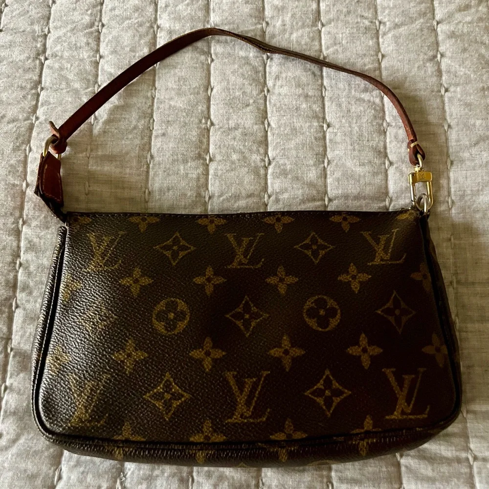 Vintage Louis Vuitton Pochette Accessoires - Picture 1 of 15